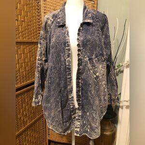 BON CHANCE VINTAGE STREETWEAR DENIM DISTRESSED BUTTON DOWN 🔹🔶